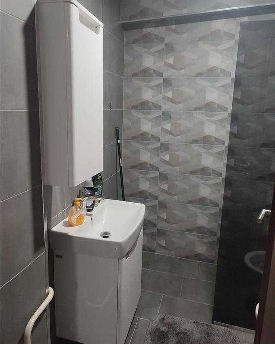 Дава се под наем Тристаен апартамент в София, Зона Б-5 - 90 кв.м за 612 € - Снимка #2