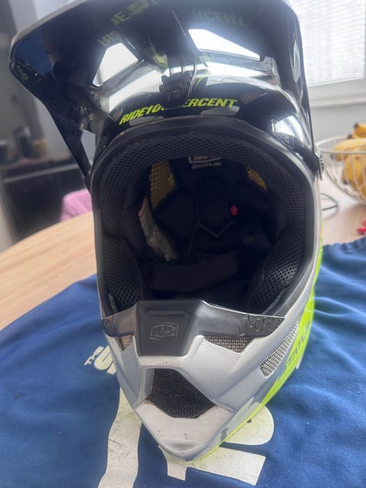 каска 100% fullface Status DH