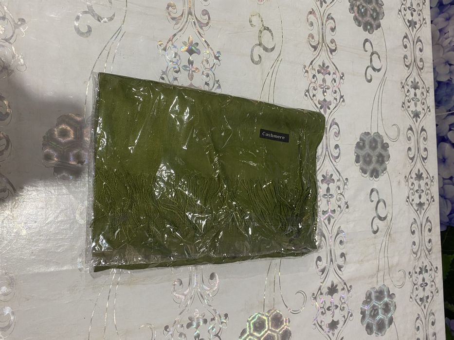 Продам шарф новый