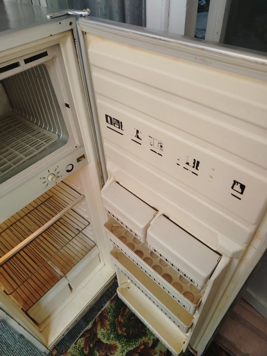 Продаю газовую плиту и холодильник sino
