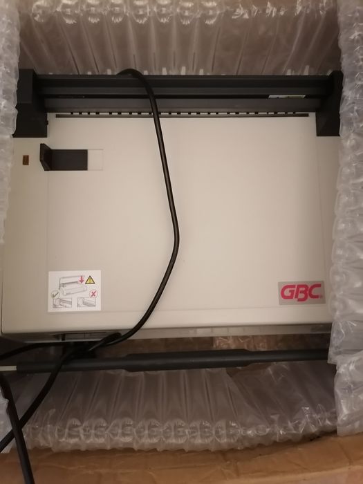 Електрическа машина за подвързване GBC