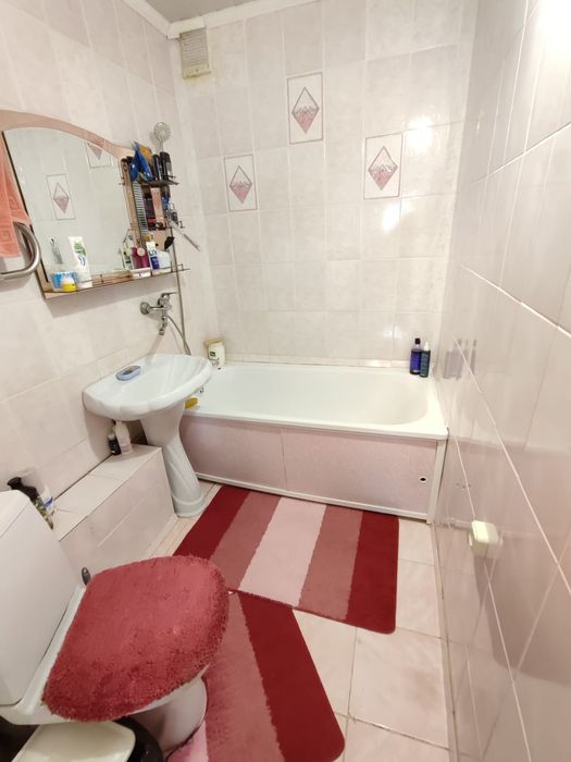 Продам 3 х комн, . 4 -77,  4 этаж.