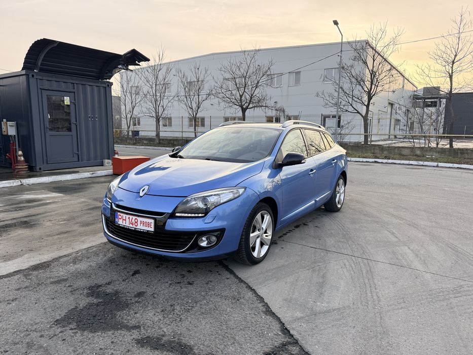 Renault Megane 3 Bose 1.5 dci,Bi Xenon,Line Assist,Panoramic, Istoric!