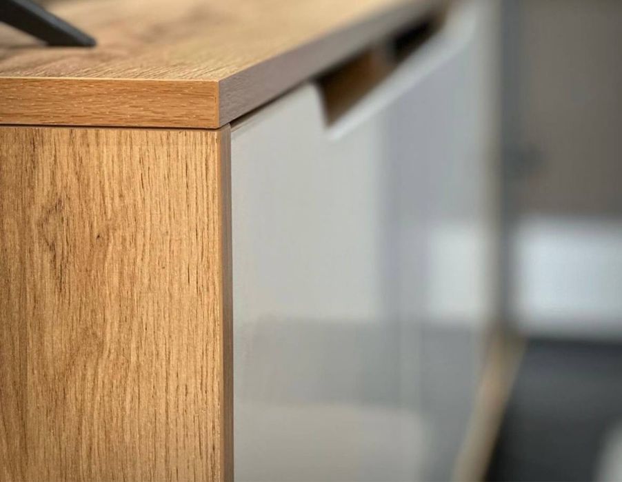 под телевизорник