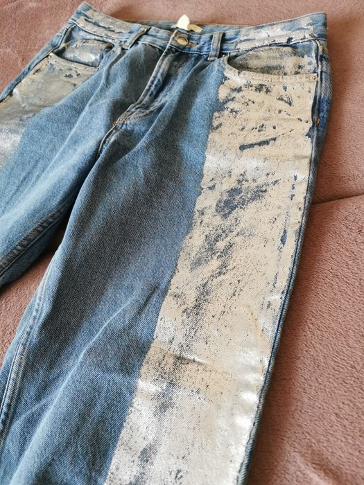 Blugi H&M cu imprimeu argintiu marimea 38
