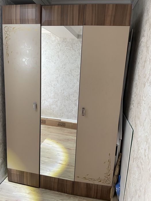 Продам шкаф в хорошем остояним цена соотвествует