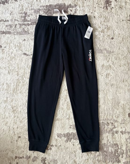 Vand pantaloni de trening  barbatesti Tommy Hilfiger