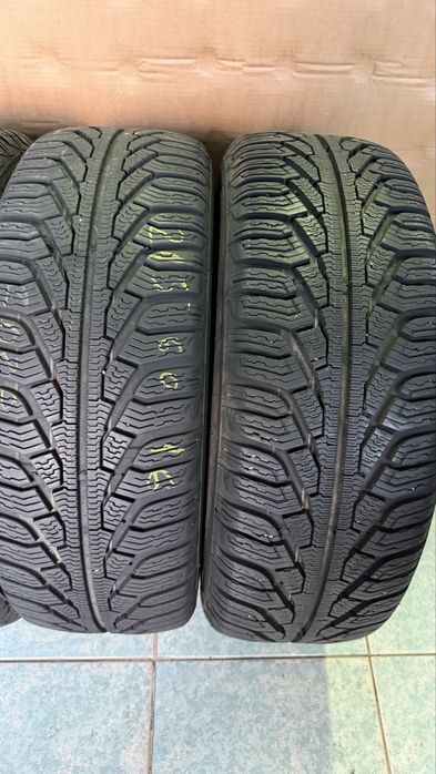 215/60/16 M+S 4 buc Uniroyal