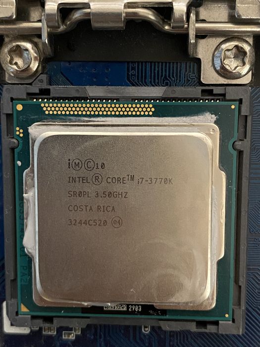 Procesor intel I7 3770k si i5 3550