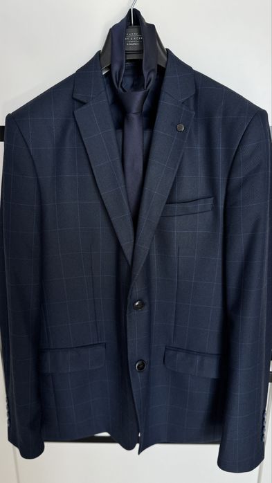 Продам костюм в отличном состоянии