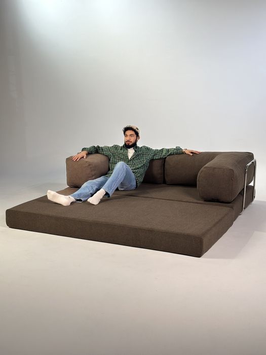 Бескаркасный диван для ежедневного сна