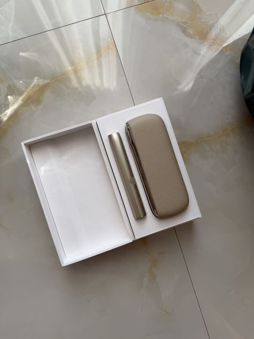 IQOS Iluma | Set complet | Cutie + Accesorii | Funcțional