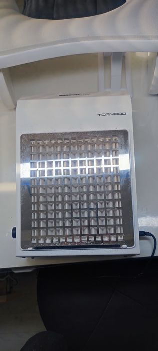 Настольная вытяжка для маникюра