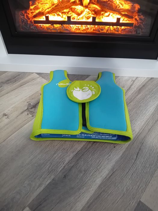 Vând vesta salvare copii - noi cu eticheta, marca Decathlon