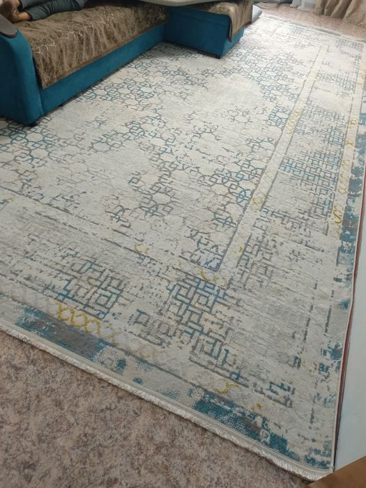 Продам турецкий шёлковый ковёр 3x5.