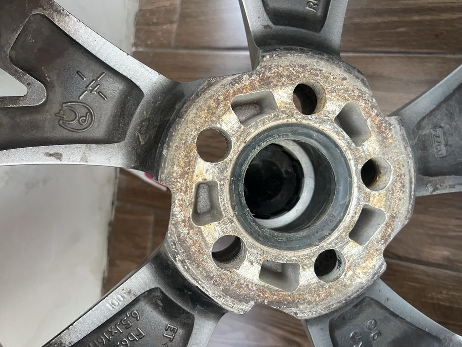 Продам комплект колес