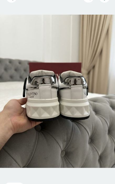 Adidasi Valentino garavani one stud