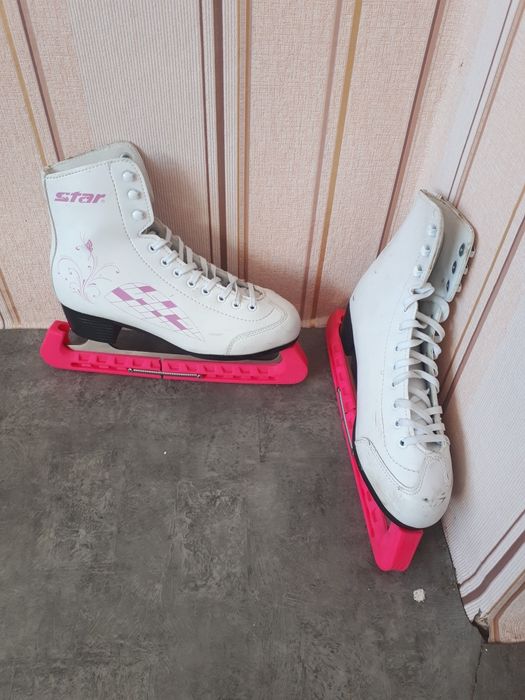 Продам фигурные коньки