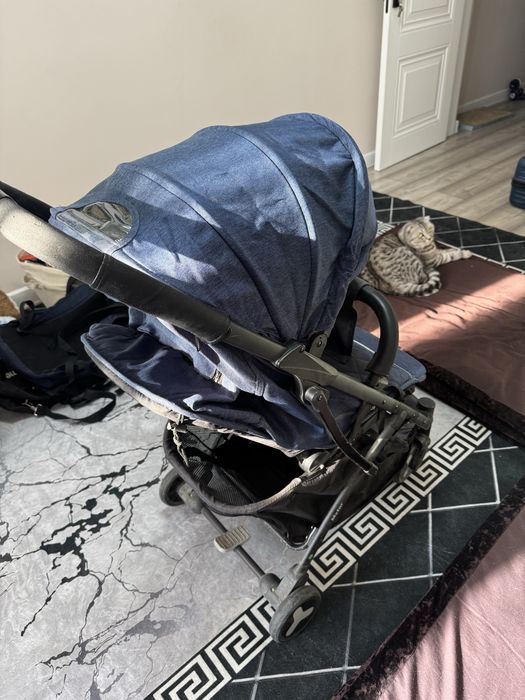 Коляска легкая, удобная, надежная