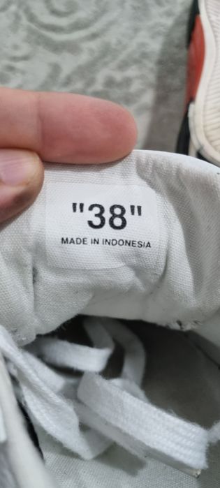 Sneakersi Off White, marime 38, autentici