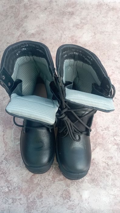 Продам новые Берцы