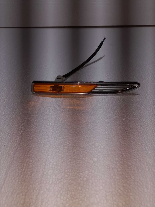 Semnalizare aripa  dr.fața FORD MONDEO mk4 an 2009