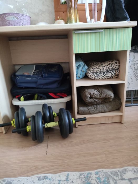 Продам стол за 5000 тенге