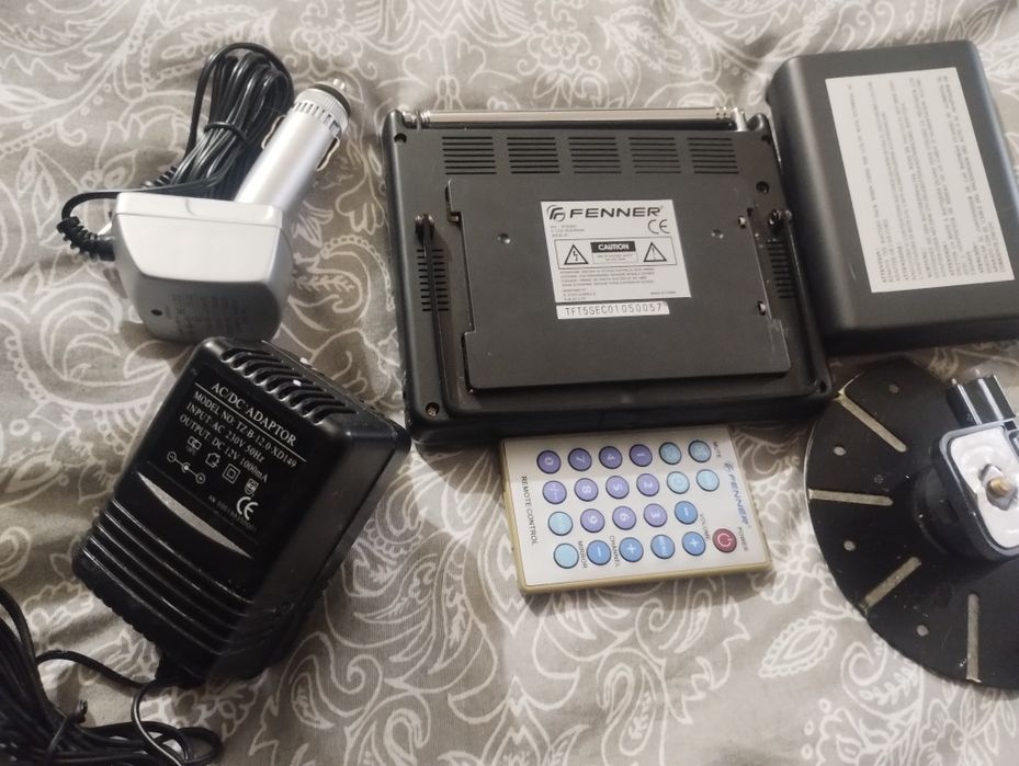 Televizor portabil Fenner complet