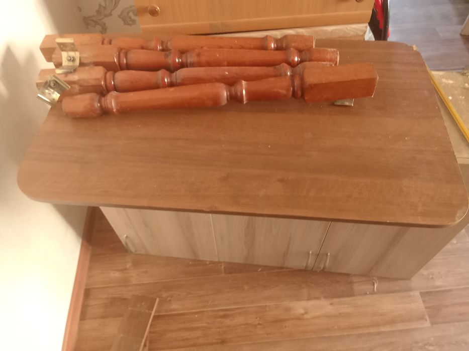 Столешница с ножками