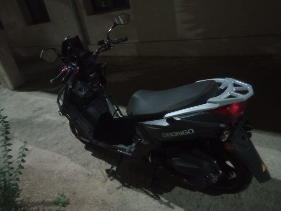 Продам скутер дронго