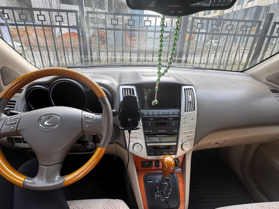 Продам лексус rx 350