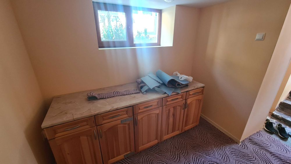 1741-Продават се две къщи с два гаража в един двор в кв. "Бели Лом"