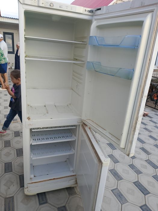 Продам холодильник Бирюса, не рабочий.