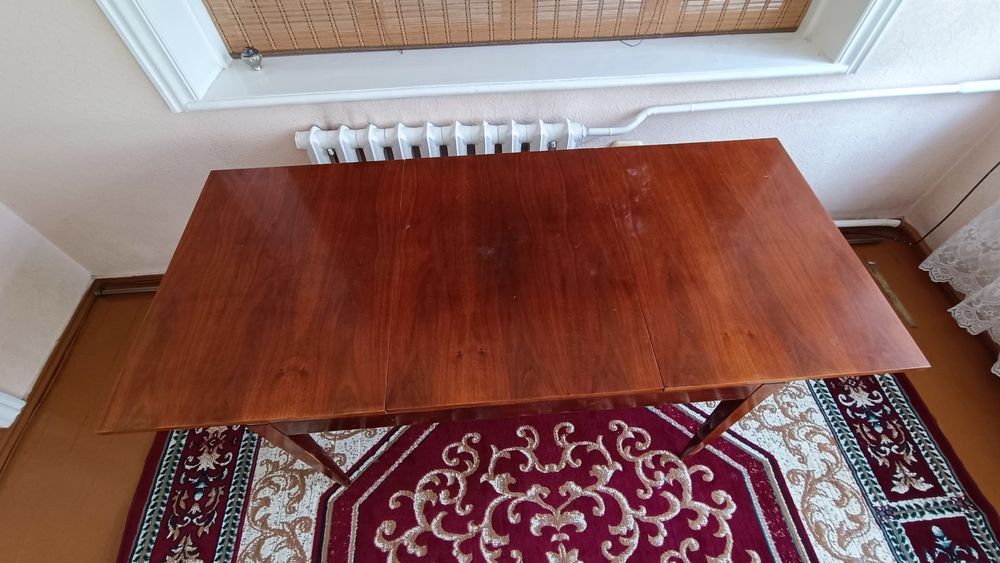 Стол полированный