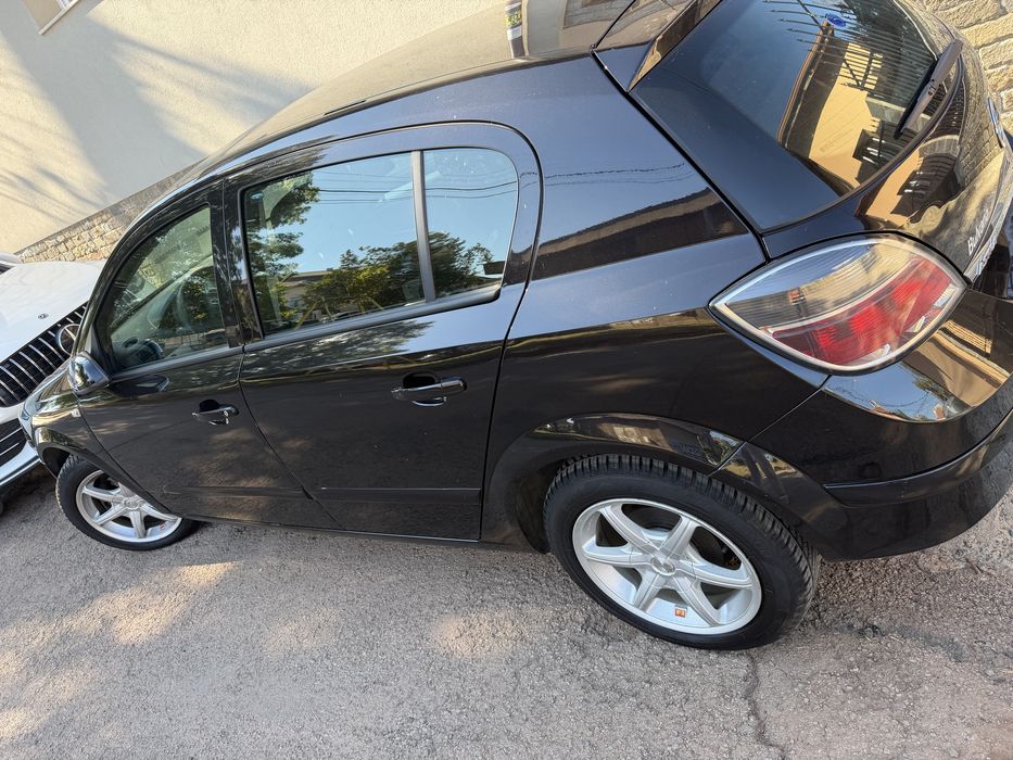 Opel Astra 85 175km