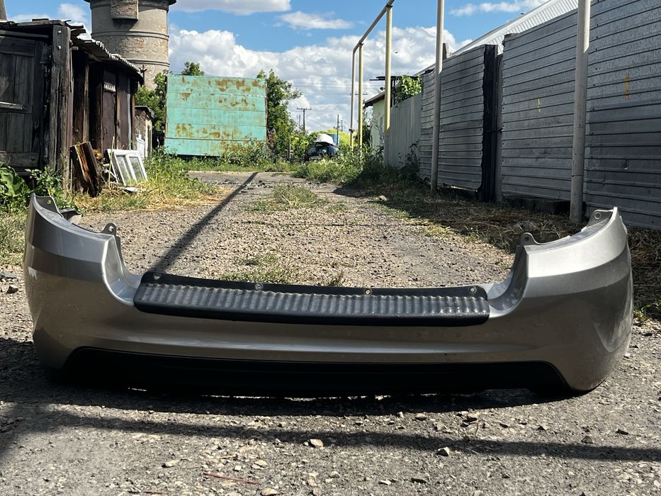 продам задний бампер на гранту