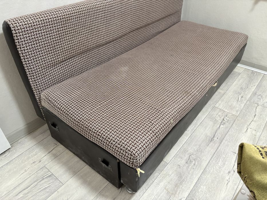 Отдам диван самовывоз