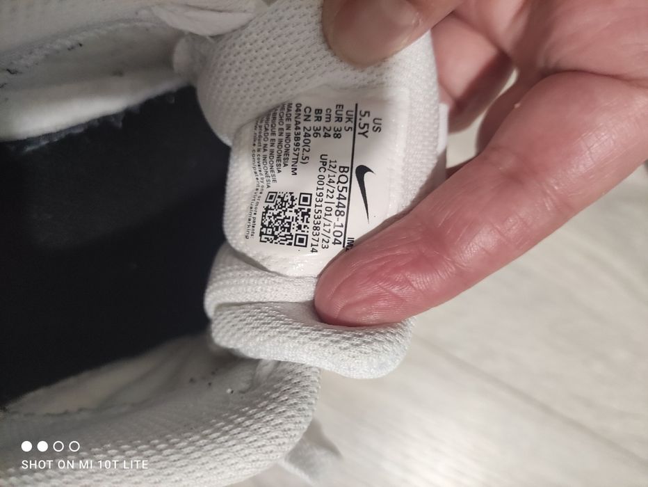 Маратонки NIKE,номер 38