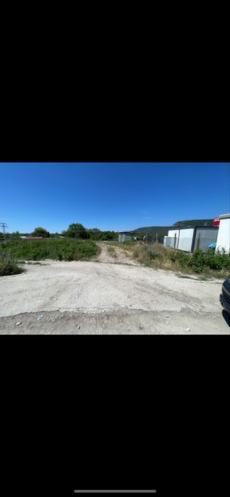 Дава се под наем Парцел в Шумен, Боян Българанов 1 - 2212 кв.м за 765 € - Снимка #1