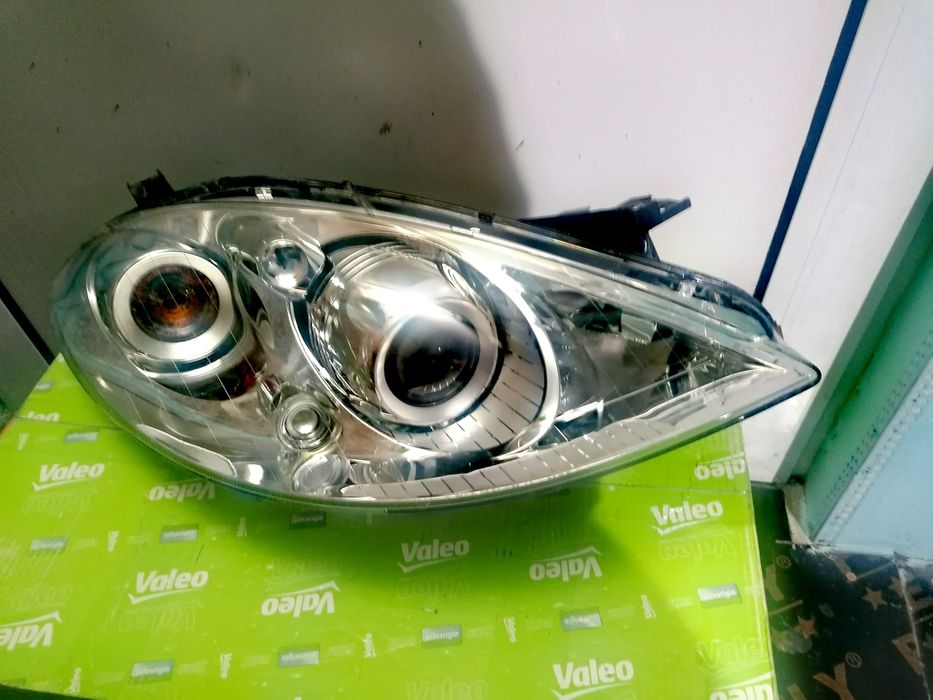 Фар Фарове за Мерцедес А-класа В169 / Mercedes A - Class W169 Xenon.