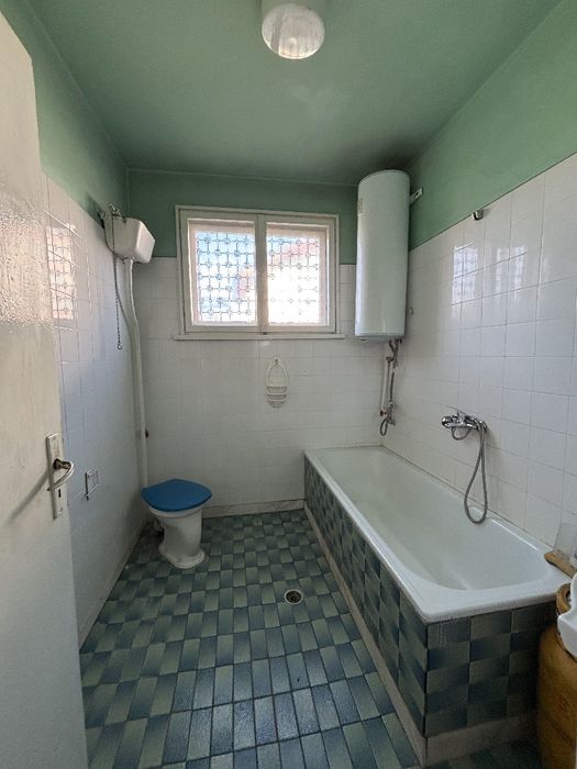 Просторен етаж от къща – 200 кв.м – гр. Кричим