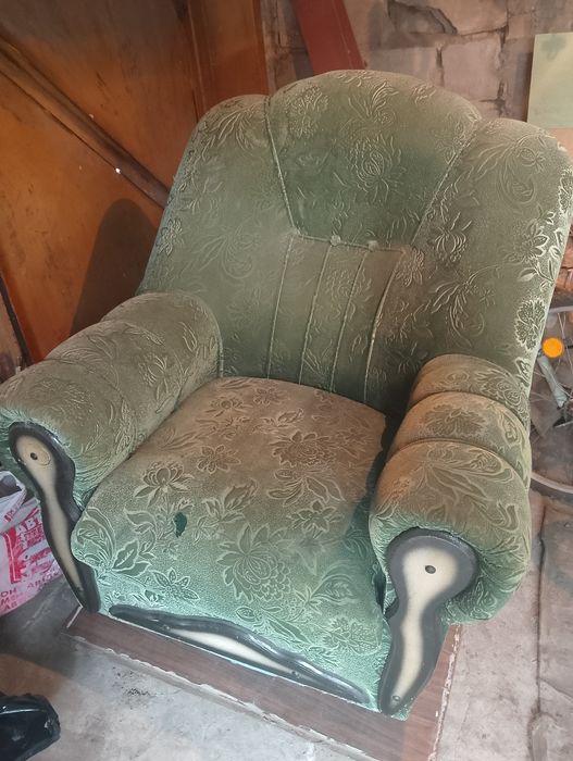 Продам мягкое кресло