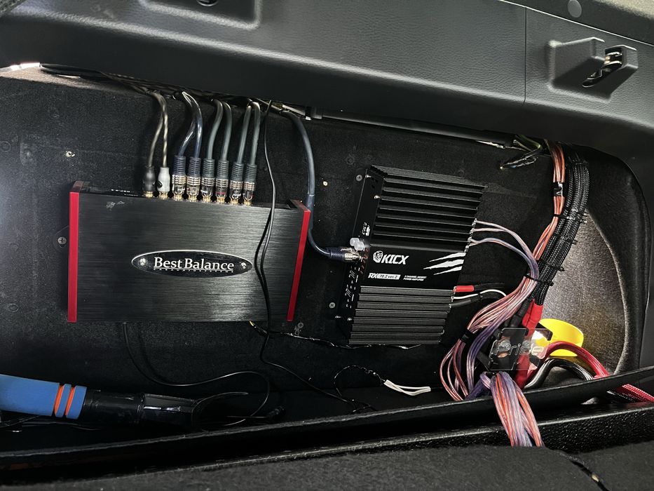 установка автозвука estet_audio01