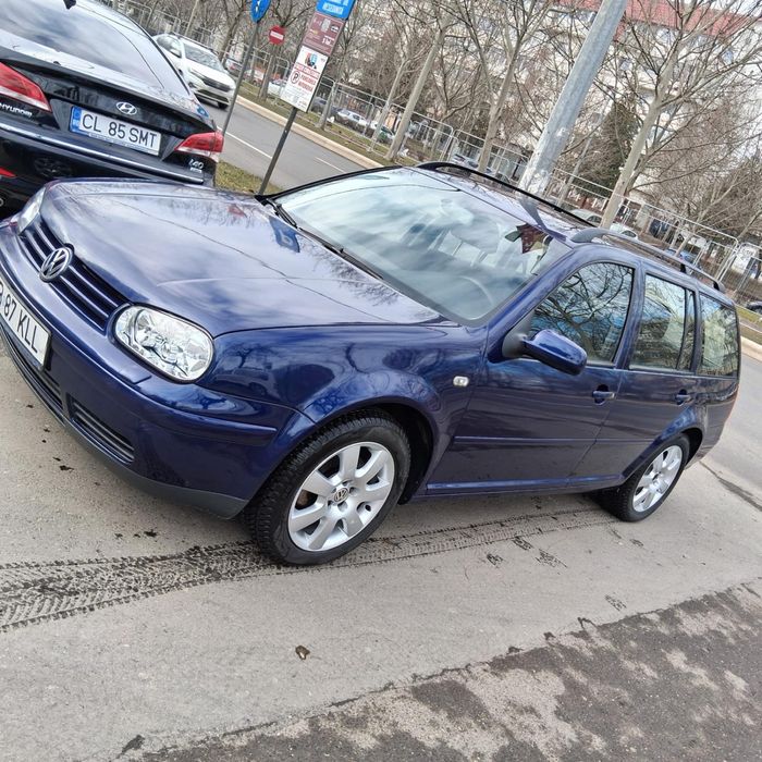 Vw Golf 4x4  clima tempomat navi scaune calde carlig remorcare