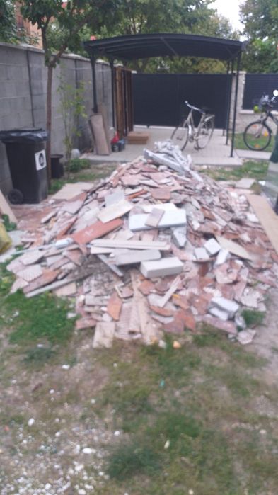 Car moloz și execut debarasari