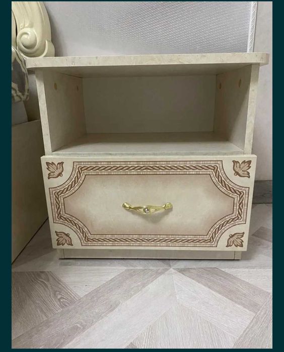 Продам спальный гарнитур