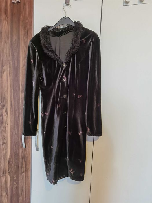 Черно луксозно манто връхна дреха от фин плюш