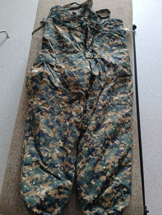 Продам комуфляж зимний