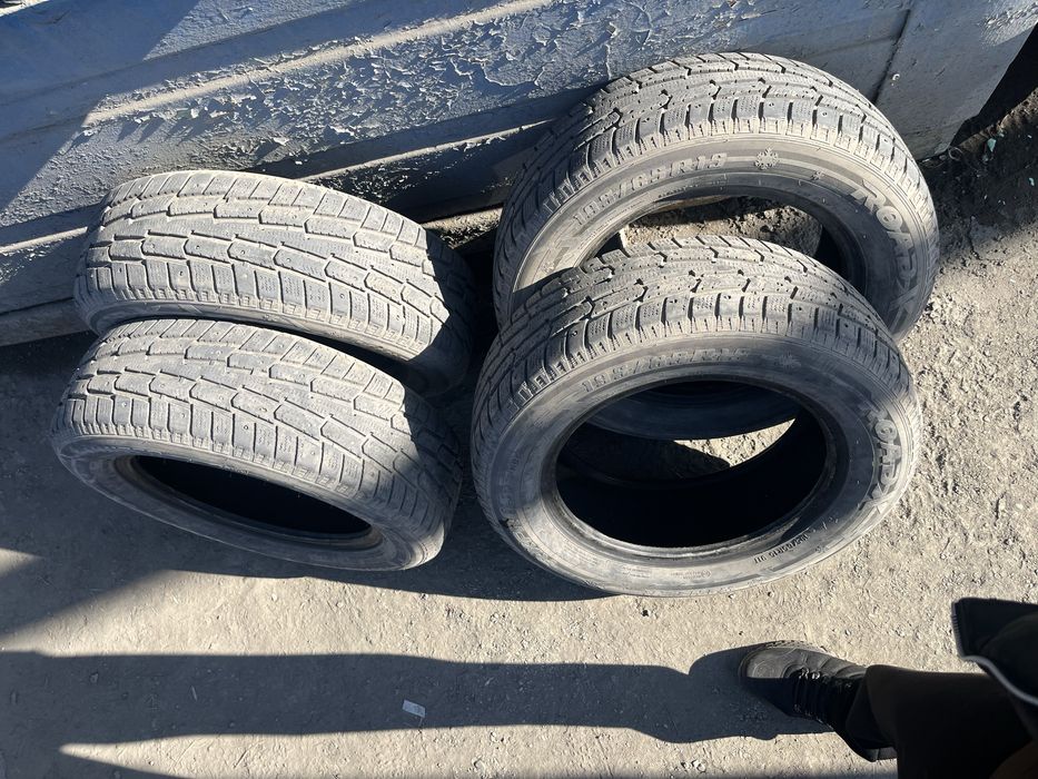 Продам шины R15 коплект