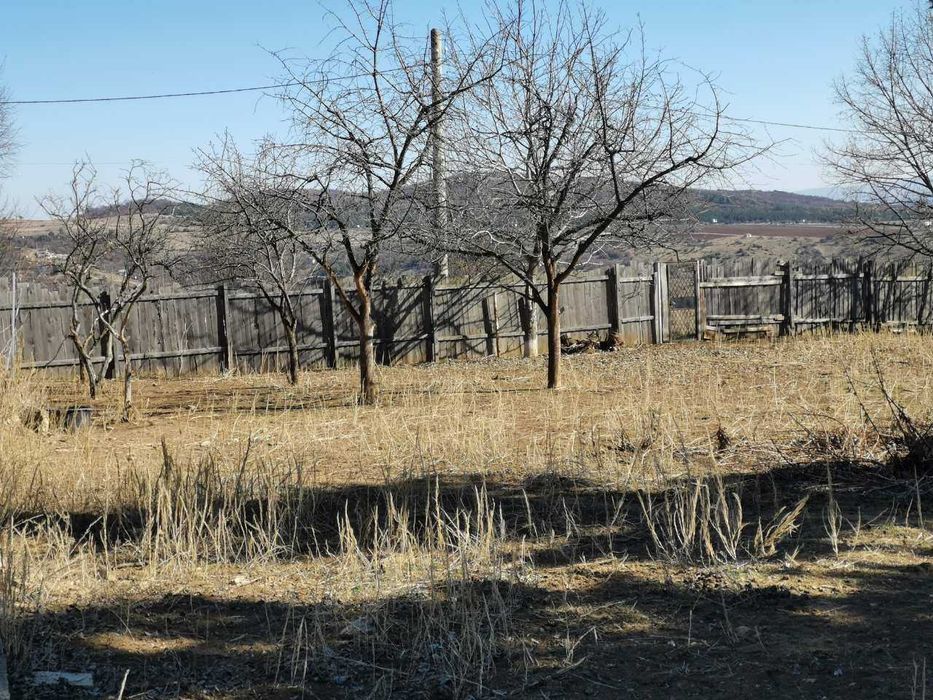 Парцел във вилна зона Лозята   с.Желява